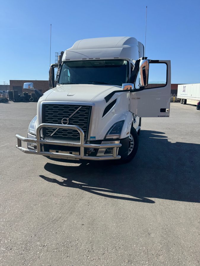 Volvo sleeper tractor, front view