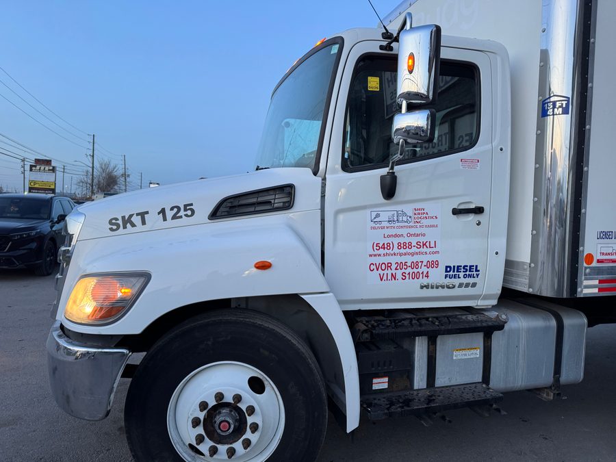 Shiv Kripa Logistics straight truck, unit SKT 125