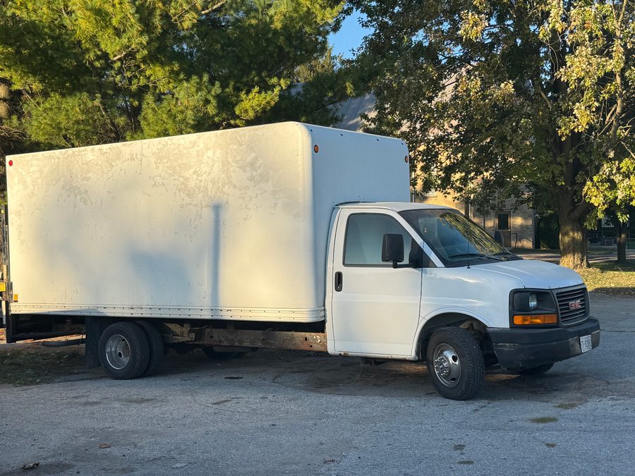 Box truck for local delivery